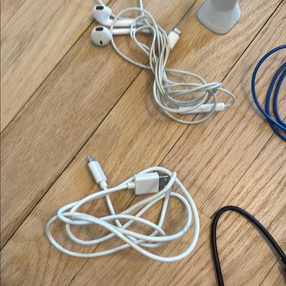 14 Piece collection of Cables for Cell Phones, Headphones & Accessories Bundle